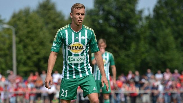 Martin Hašek po přestupu do Bohemians 1905 při utkání proti Chotěbuzi. Martin Hašek po přestupu do Bohemians 1905 při utkání proti Chotěbuzi.