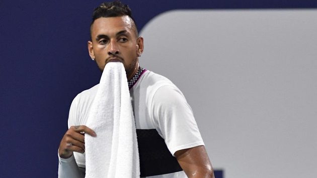 Ostrá slova a divoká gesta, i to je australský tenista Nick Kyrgios. Ostrá slova a divoká gesta, i to je australský tenista Nick Kyrgios.