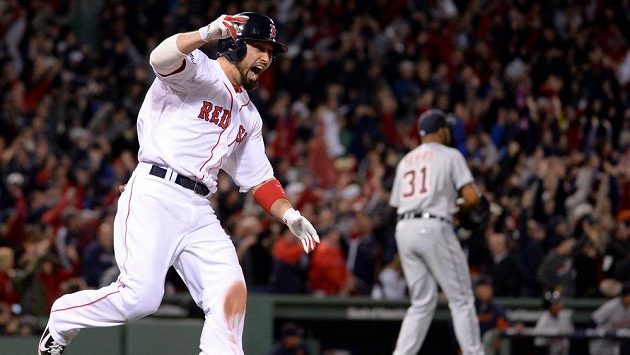 Baseballista Shane Victorino z Red Sox se raduje ze svého grand slamu. Baseballista Shane Victorino z Red Sox se raduje ze svého grand slamu.