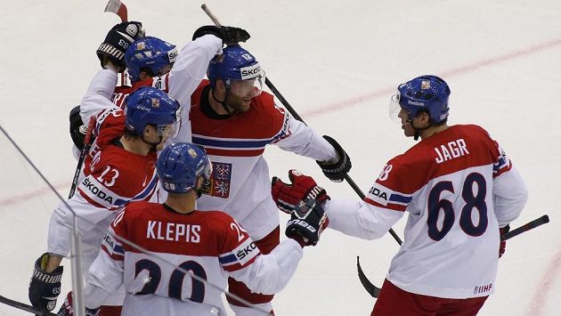 Jaromír Jágr na MS v Bělorusku. Zřejmě poslední reprezentační akci ve své kariéře. Jaromír Jágr na MS v Bělorusku. Zřejmě poslední reprezentační akci ve své kariéře.