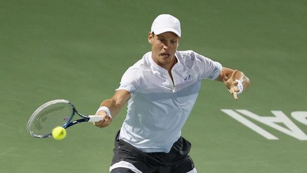 Tomáš Berdych v dubajském finále s Rogerem Federerem. Tomáš Berdych v dubajském finále s Rogerem Federerem.