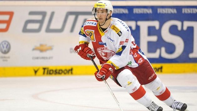 Svlékne Roman Červenka dres Slavie a vymění ho za trikot pražského Lva? Svlékne Roman Červenka dres Slavie a vymění ho za trikot pražského Lva?