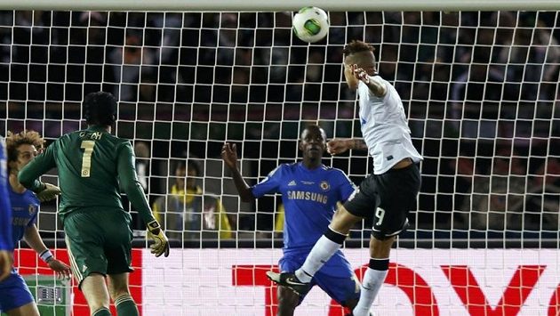 Guerrerova branka rozhodla o prohře Čechovy Chelsea. Guerrerova branka rozhodla o prohře Čechovy Chelsea.