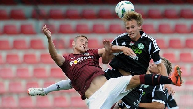 Pavel Kadeřábek ze Sparty (vlevo) a Josef Divíšek z FK Příbram. Pavel Kadeřábek ze Sparty (vlevo) a Josef Divíšek z FK Příbram.