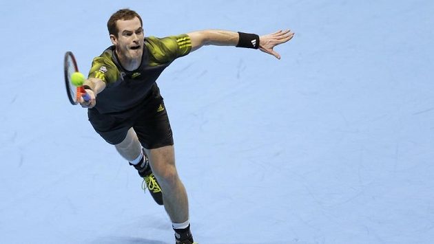 Britský tenista Andy Murray v duelu s Tomášem Berdychem na Turnaji mistrů v Londýně. Britský tenista Andy Murray v duelu s Tomášem Berdychem na Turnaji mistrů v Londýně.