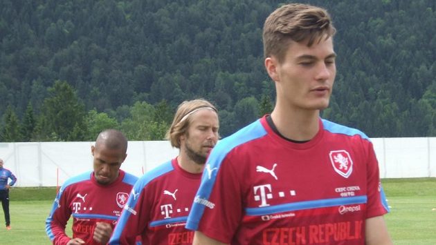 Zprava Patrik Schick, Jaroslav Plašil a Theo Gebre Selassie na archivním snímku. Zprava Patrik Schick, Jaroslav Plašil a Theo Gebre Selassie na archivním snímku.