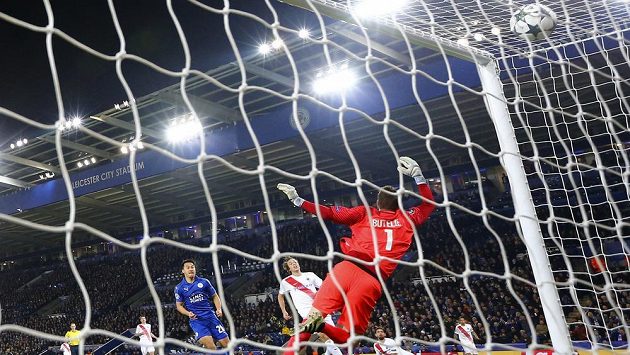 Fotbalisté Leicesteru uhráli i v dfeseti remízu. Fotbalisté Leicesteru uhráli i v dfeseti remízu.
