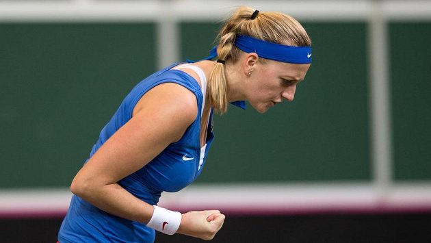 Petra Kvitová zdolala krajanku Barboru Strýcovou a v Dauhá si zahraje osmifinále. Petra Kvitová zdolala krajanku Barboru Strýcovou a v Dauhá si zahraje osmifinále.