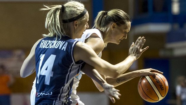Marie Ružičková (vlevo) ze Slovenska a Petra Kulichová. Marie Ružičková (vlevo) ze Slovenska a Petra Kulichová.