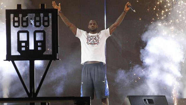 Americký basketbalista Lebron James. Americký basketbalista Lebron James.