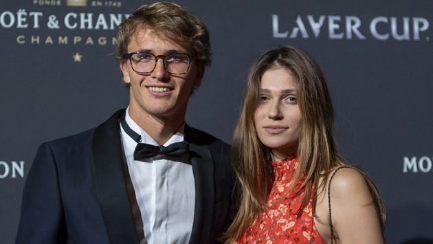 Alexander Zverev a Olga Šarypovová během Laver Cupu 2019. Alexander Zverev a Olga Šarypovová během Laver Cupu 2019.