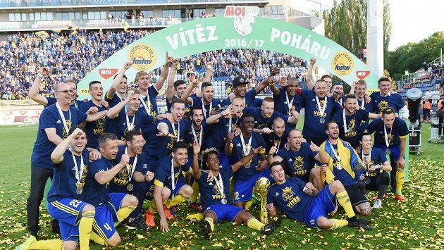 Fotbalisté Zlína vyhráli v Olomouci domácí pohár MOL Cup. Fotbalisté Zlína vyhráli v Olomouci domácí pohár MOL Cup.