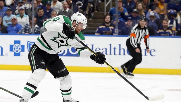 Český centr Dallasu Radek Faksa během sedmého utkání série druhého kola play off NHL proti St. Louis. Český centr Dallasu Radek Faksa během sedmého utkání série druhého kola play off NHL proti St. Louis.