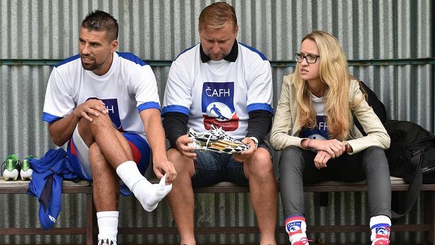 Milan Baroš (vlevo), Horst Siegl a Markéta Haindlová, předsedkyně ČAFH. Milan Baroš (vlevo), Horst Siegl a Markéta Haindlová, předsedkyně ČAFH.
