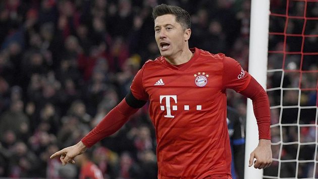Kanonýr mnichovského Bayernu Robert Lewandowski. Kanonýr mnichovského Bayernu Robert Lewandowski.