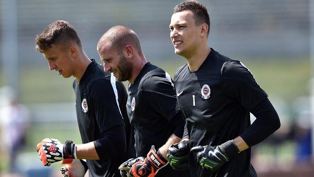 Brankáři Sparty (zleva): Matej Vozár, David Bičík a Marek Štěch. Brankáři Sparty (zleva): Matej Vozár, David Bičík a Marek Štěch.