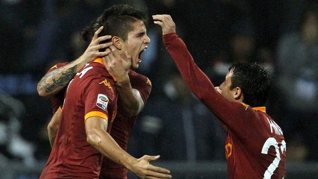 Útočník Erik Lamela (vlevo) z AS Řím. Útočník Erik Lamela (vlevo) z AS Řím.