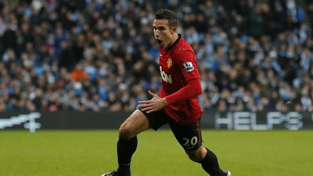 Robin Van Persie rozhoduje! Útočník Manchesteru United vstřelil gól v nastaveném čase. Robin Van Persie rozhoduje! Útočník Manchesteru United vstřelil gól v nastaveném čase.