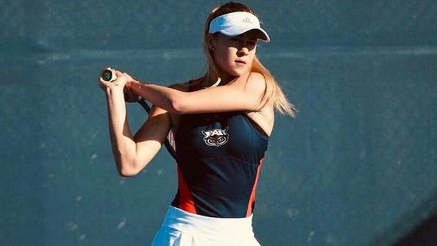 Slovenská tenisová kráska Barbora Palcatová má problém. Od ITIA dostala tvrdý trest kvůli ovlivňování zápasů. Místo slávy má ve světě ostudu. Slovenská tenisová kráska Barbora Palcatová má problém. Od ITIA dostala tvrdý trest kvůli ovlivňování zápasů. Místo slávy má ve světě ostudu.