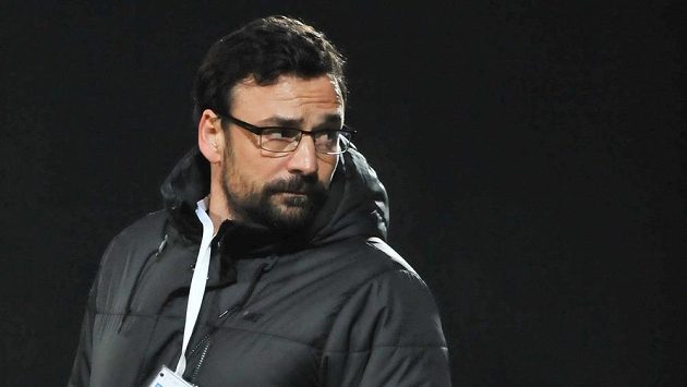 Samuel Slovák už není trenérem fotbalistů Liberce. Samuel Slovák už není trenérem fotbalistů Liberce.