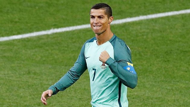 Portugalec Cristiano Ronaldo se raduje z gólu proti Rusku. Portugalec Cristiano Ronaldo se raduje z gólu proti Rusku.