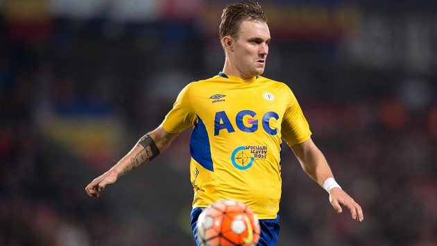 Jakub Hora z Teplic během zápasu proti Spartě na Letné. Jakub Hora z Teplic během zápasu proti Spartě na Letné.