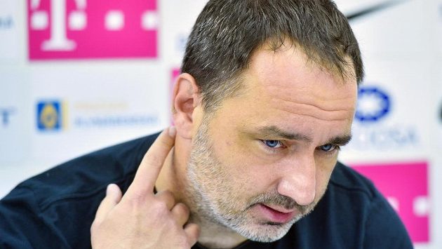 Trenér Slovanu Liberec Jindřich Trpišovský odmítl plzeňskou nabídku. Trenér Slovanu Liberec Jindřich Trpišovský odmítl plzeňskou nabídku.