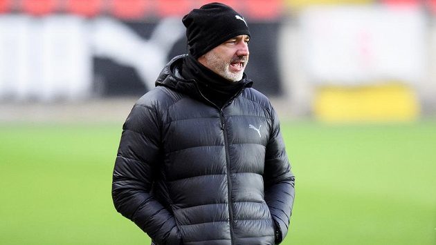 Trenér Slavie Praha Jindřich Trpišovský už s předstihem plánoval, jak si s krátkou přestávkou poradí. Trenér Slavie Praha Jindřich Trpišovský už s předstihem plánoval, jak si s krátkou přestávkou poradí.