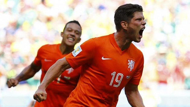 Nizozemec Klaas-Jan Huntelaar se raduje z proměněné penalty proti Mexiku v osmifinále MS. Nizozemec Klaas-Jan Huntelaar se raduje z proměněné penalty proti Mexiku v osmifinále MS.