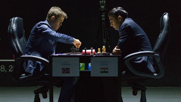 Nor Magnus Carlsen a Ind Višvánáthán Ánand v boji o titul mistra světa. Nor Magnus Carlsen a Ind Višvánáthán Ánand v boji o titul mistra světa.