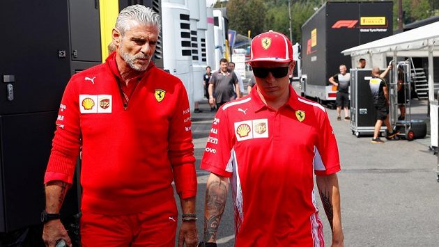 Maurizio Arrivabene (vlevo) s Kimim Räikkönenem. Maurizio Arrivabene (vlevo) s Kimim Räikkönenem.