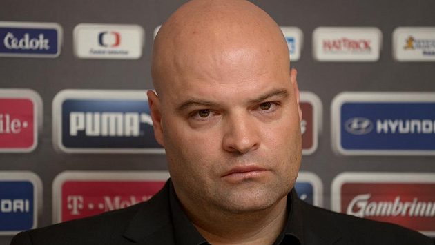 Trenér české fotbalové reprezentace do 21 let Jakub Dovalil Trenér české fotbalové reprezentace do 21 let Jakub Dovalil