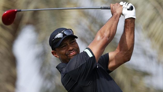 Tiger Woods se v Dubaji propadl až do páté desítky. Tiger Woods se v Dubaji propadl až do páté desítky.
