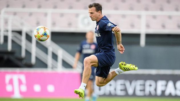 Vladimír Darida během tréninku fotbalové reprezentace. Vladimír Darida během tréninku fotbalové reprezentace.