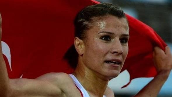 Bývalá mistryně Evropy v běhu na 3000 metrů překážek Gülcan Mingirová z Turecka byla dodatečně diskvalifikována z olympijských her v Londýně kvůli dopingu. Bývalá mistryně Evropy v běhu na 3000 metrů překážek Gülcan Mingirová z Turecka byla dodatečně diskvalifikována z olympijských her v Londýně kvůli dopingu.