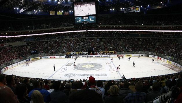 Zaplněná pražská O2 arena - ilustrační foto. Zaplněná pražská O2 arena - ilustrační foto.