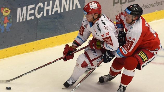 Roman Vlach (vpravo) z Olomouce na archivním snímku s Kamilem Krepsem z Třince. Roman Vlach (vpravo) z Olomouce na archivním snímku s Kamilem Krepsem z Třince.