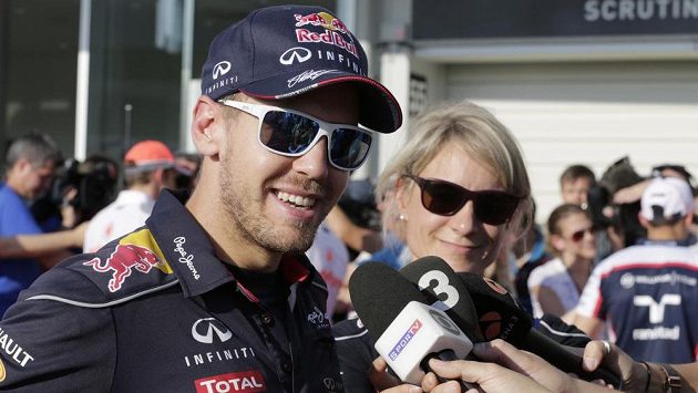 Sebastian Vettel je v Japonsku v centru pozornosti. V neděli si v Suzuce může zajistit čtvrtý titul mistra světa v řadě. Sebastian Vettel je v Japonsku v centru pozornosti. V neděli si v Suzuce může zajistit čtvrtý titul mistra světa v řadě.