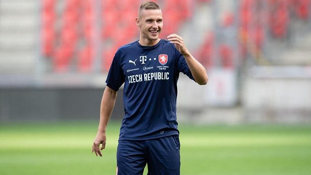 Obránce Pavel Kadeřábek Obránce Pavel Kadeřábek