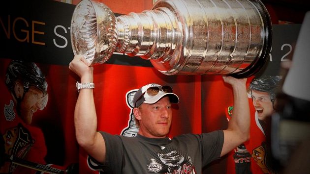 Marián Hossa po příletu Stanley Cupu na Slovensko. Marián Hossa po příletu Stanley Cupu na Slovensko.