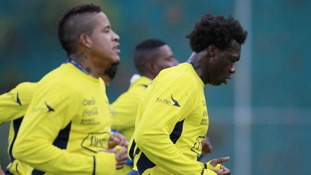 Fotbalisté Ekvádoru se chystají na start světového šampionátu v Brazílii. Na tréninku jsou Michael Arroyo (vlevo) a Felipe Caicedo. Fotbalisté Ekvádoru se chystají na start světového šampionátu v Brazílii. Na tréninku jsou Michael Arroyo (vlevo) a Felipe Caicedo.