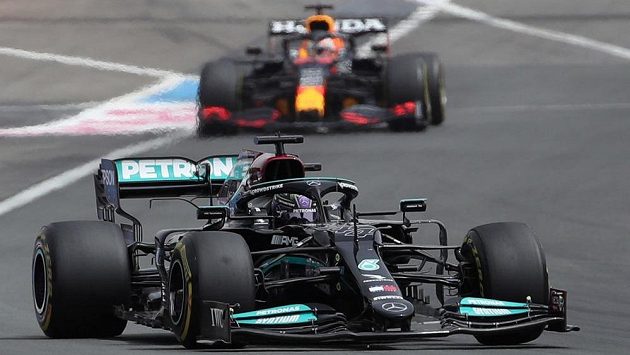 FORMULA 1 ONLINE: Hamilton finished in second place, chasing leader Verstappen