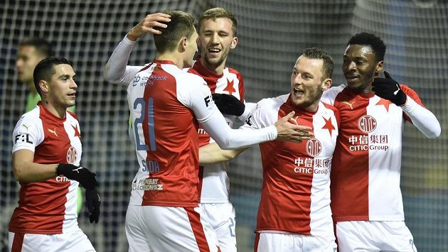 Hráči Slavie (zleva) Nicolae Stanciu, Milan Škoda, Tomáš Souček, Vladimír Coufal a střelec branky Ibrahim Traoré se radují z druhého gólu proti Liberci Hráči Slavie (zleva) Nicolae Stanciu, Milan Škoda, Tomáš Souček, Vladimír Coufal a střelec branky Ibrahim Traoré se radují z druhého gólu proti Liberci