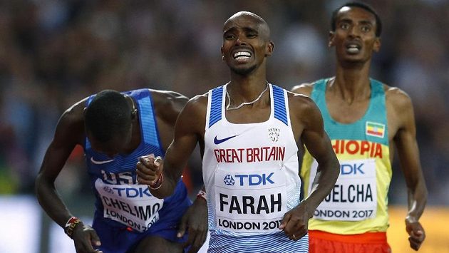 Brit Mo Farah ve svém posledním závodě na dráze na 5000 m vybojoval stříbro. Brit Mo Farah ve svém posledním závodě na dráze na 5000 m vybojoval stříbro.