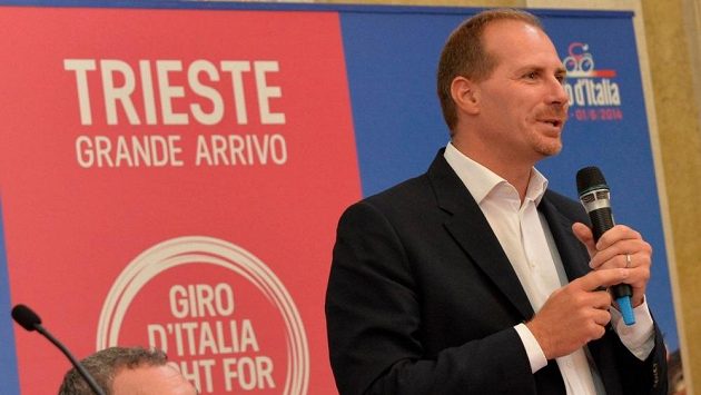 Ředitel cyklistického závodu Giro d'Italia Michele Acquarone dostal výpověď. Ředitel cyklistického závodu Giro d'Italia Michele Acquarone dostal výpověď.