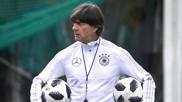 Joachim Löw na snímku z roku 2018 při MS v Rusku. Joachim Löw na snímku z roku 2018 při MS v Rusku.