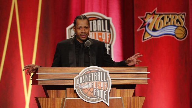 Allen Iverson byl uveden do basketbalové Síně slávy. Allen Iverson byl uveden do basketbalové Síně slávy.