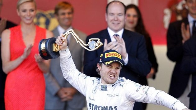 Němec Nico Rosberg se raduje z triumfu na Velké ceně Monaka. Němec Nico Rosberg se raduje z triumfu na Velké ceně Monaka.