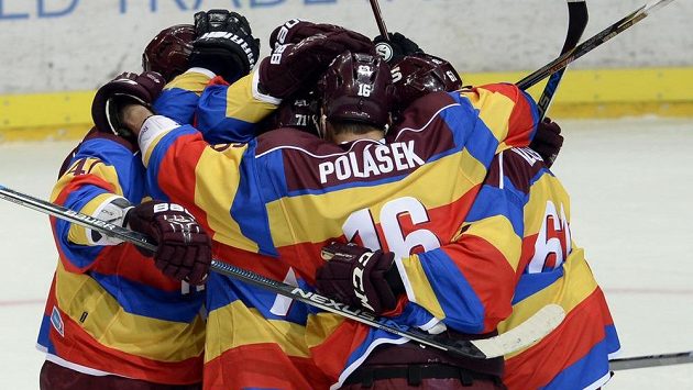 Hráči Sparty se radují z branky proti Boleslavi. Hráči Sparty se radují z branky proti Boleslavi.