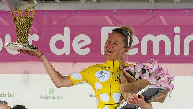 Celková vítězka Tour de Feminin Joscelin Lowdenová z Velké Británie. Celková vítězka Tour de Feminin Joscelin Lowdenová z Velké Británie.